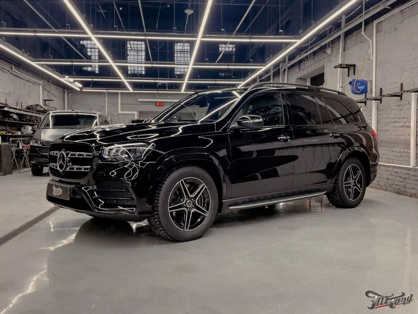 Частичная оклейка Mercedes GLS, привезенного из Германии